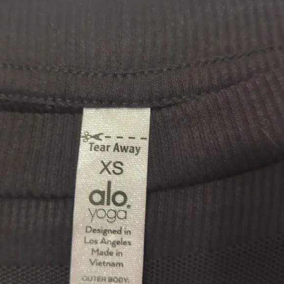 Alo Yoga Black Mesh Layer Up Top - Picture 7 of 9